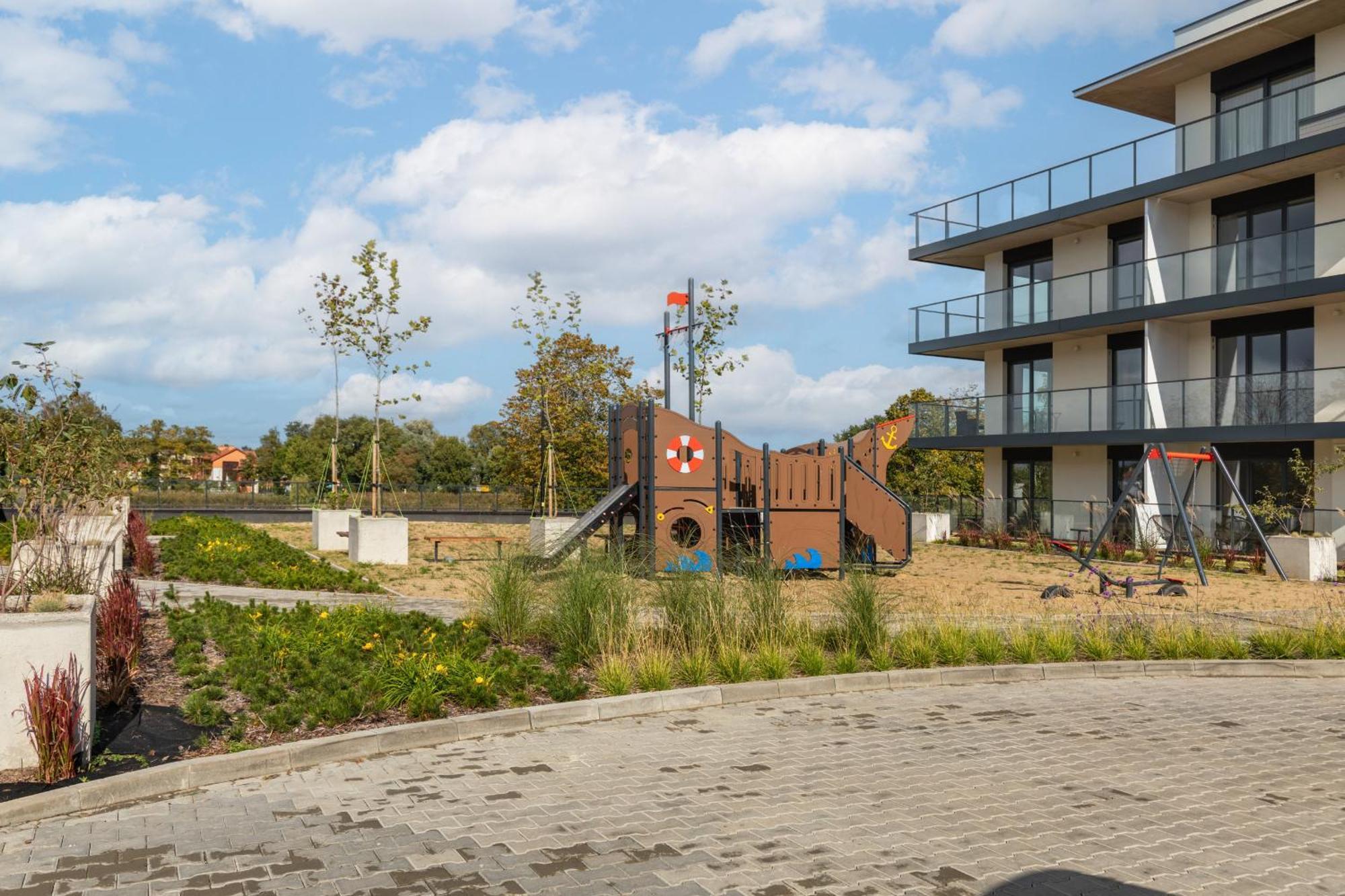 Dziwnow Luxurious Apartment No1 By The River By Renters Prestige Exterior foto